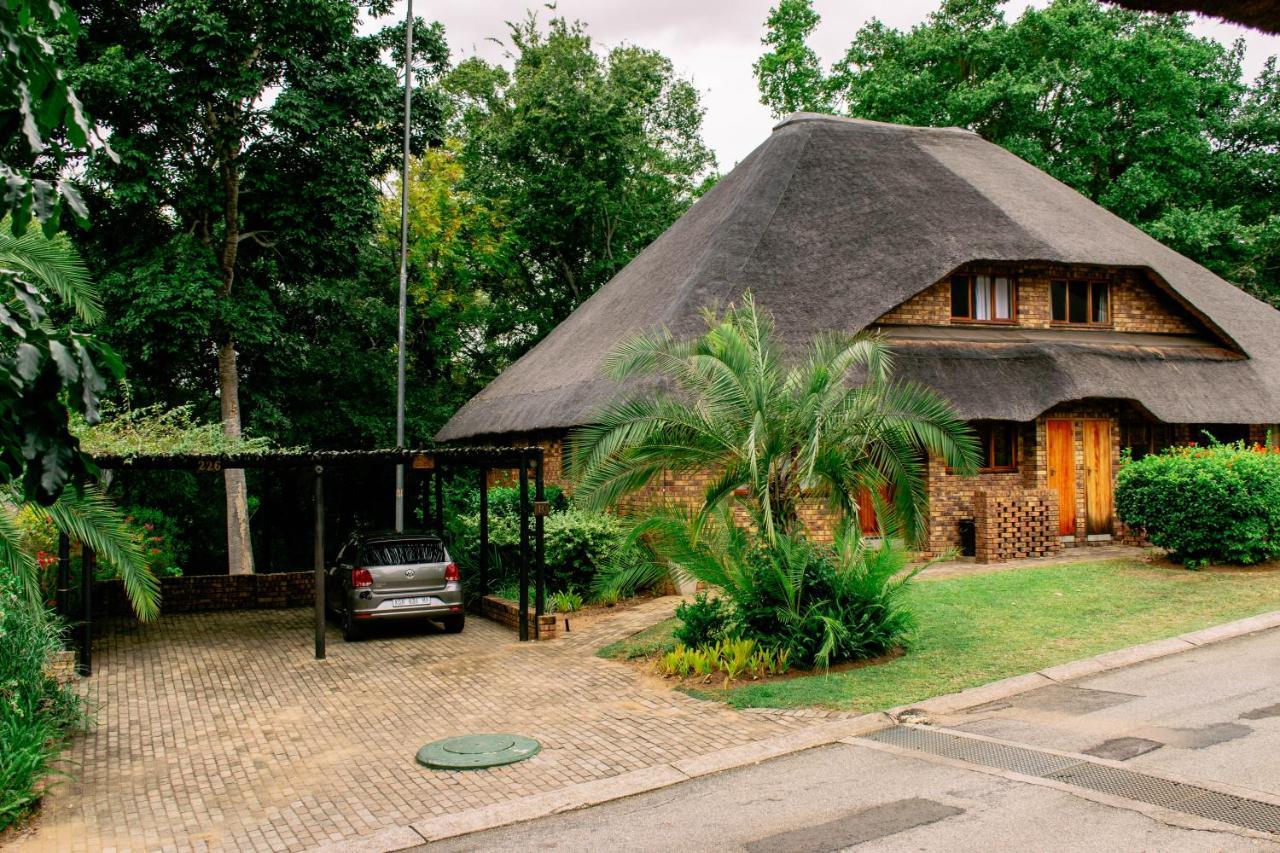 Inyamatane Luxury Lodge ヘイジービュー エクステリア 写真