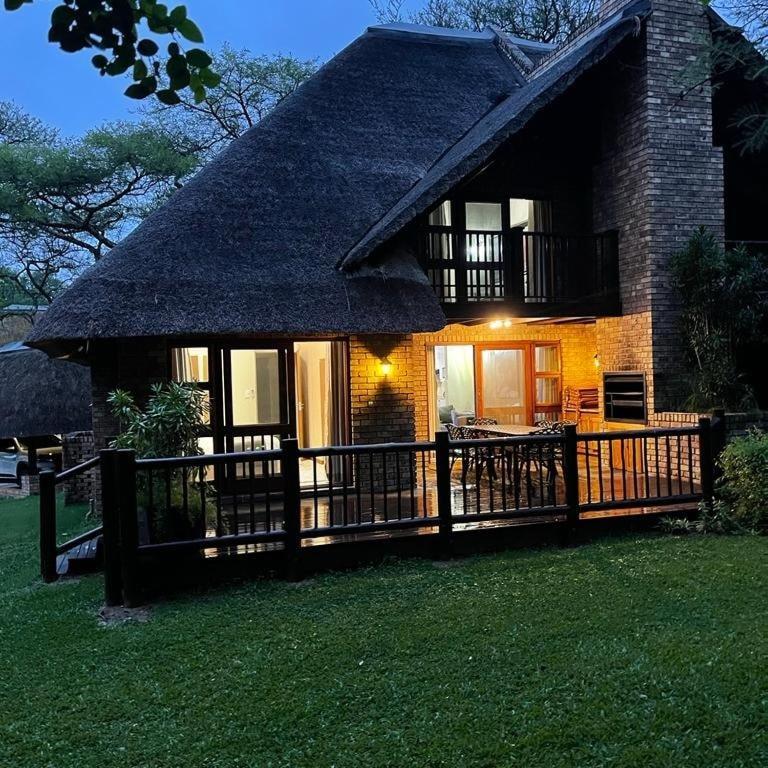 Inyamatane Luxury Lodge ヘイジービュー エクステリア 写真